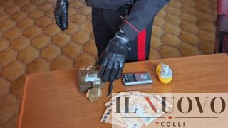 Da Pomezia a Tor San Lorenzo in bici con la droga: arrestato 57enne