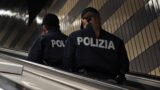 Roma, “metodo accerchiamento, calci e pugni” per rapinare i passanti alla stazione Termini: due rapine in pochi minuti