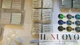 Roma, finisce fuori strada con l’auto a noleggio, ma dopo lo schianto nasconde una partita di droga