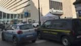Roma, stazione Termini sotto controllo: 8 negozi nel mirino e 2 arresti