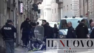 Allarme bomba nella sede di FdI a Roma: evacuato il palazzo di via della Scrofa, strade chiuse in centro