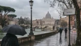 Meteo, allerta gialla su Roma e Lazio, venti forti, freddo e pioggia: miglioramenti per Pasqua e pasquetta