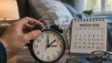 Ora legale 2026, stanotte si cambia: ecco quando spostare le lancette e perché si dormirà di meno