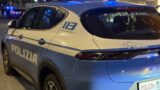 Roma, fanno un colpo da 30 mila euro, scappano in “staffetta” e speronano l’auto della polizia: arrestati