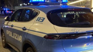 Roma, “Dammi il Rolex”: gli punta la pistola e lo rapina in viale Marconi