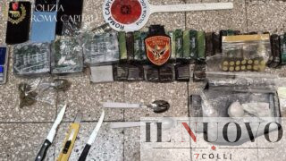 Roma, prova a buttare 6 chili di droga nel water, poi prende a calci e pugni gli agenti: arrestato 20enne