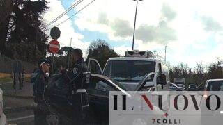 Roma, incidente a Mezzocammino tra auto e furgone: morto un uomo di 87 anni