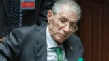 Umberto Bossi è morto: l’uomo che ha inventato la Lega e cambiato il lessico della politica