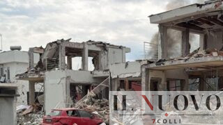 Esplosione a Roma, crolla palazzina: due feriti gravi