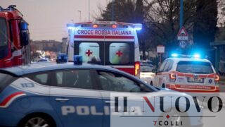 Albano, “Se mi lasci mi ammazzo”: minaccia la fidanzata e si barrica in casa con due katana