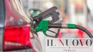 Caro carburanti, taglio accise fino al 22 maggio: proroga in due tempi, sconto fino al 10 maggio