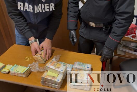 soldi sequestrati dai carabinieri