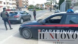 Ardea, pizzicato a rubare al supermercato picchia il vigilante: arrestato 25enne