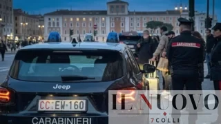 Roma, turista con disabilità aggredito in strada per uno smartphone: arrestato un uomo