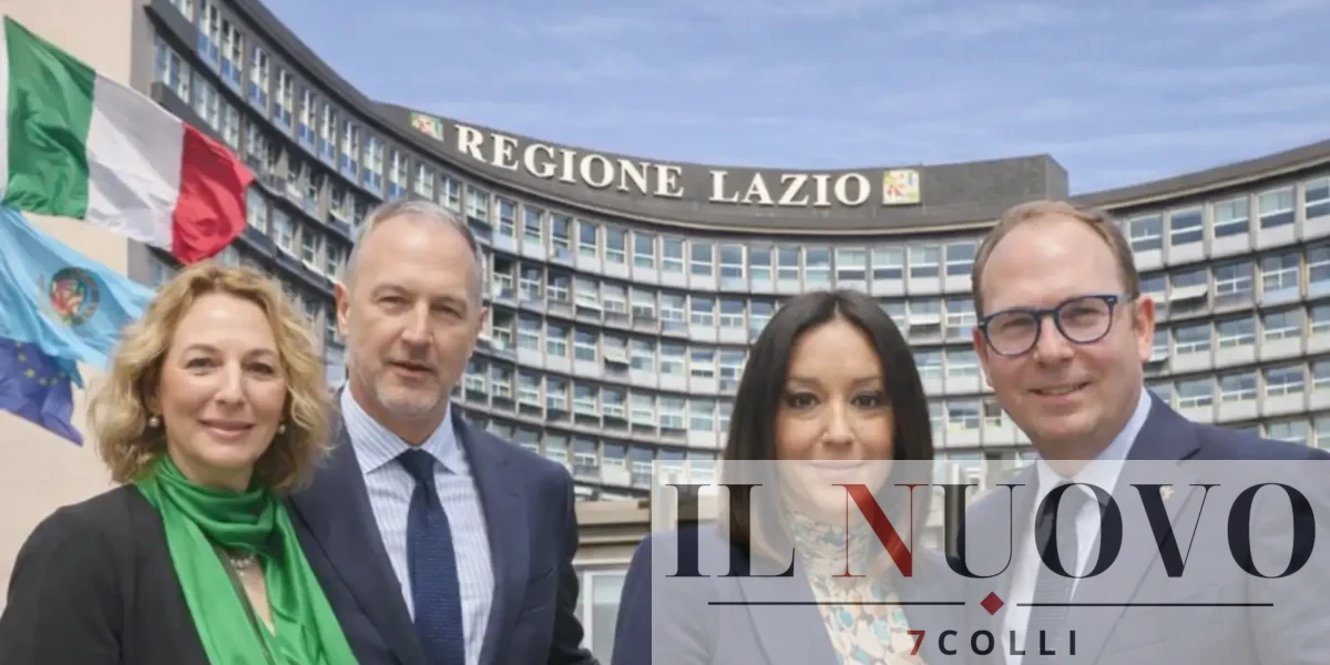 Sullo sfondo la sede della regione Lazio, in primo piano i due assessori in carica e i due assessori in presunto ingresso
