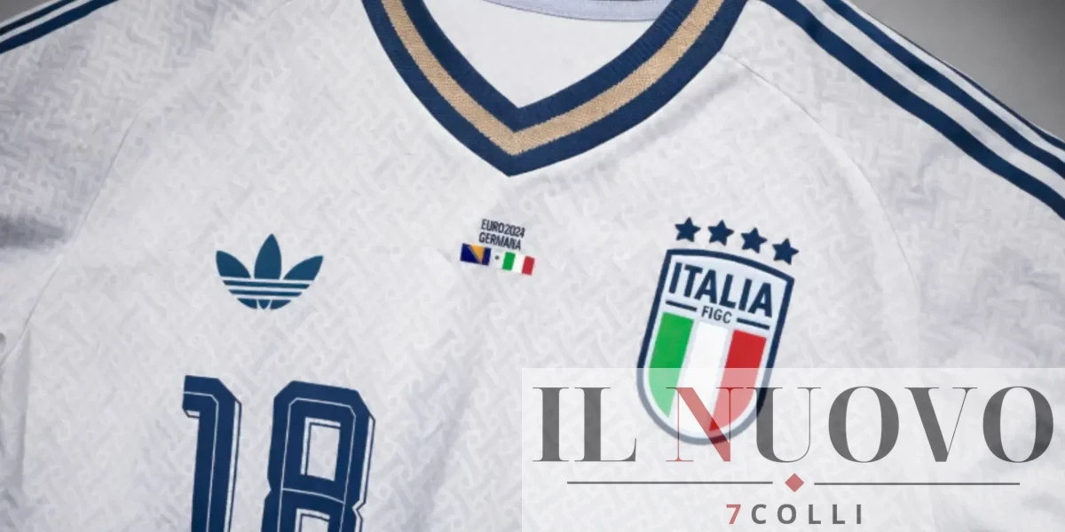 La maglia della nazionale italiana, foto Instagram