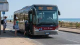 Bus al mare dal 1° maggio: tornano le Linee Mare per Ostia e Torvaianica, ecco orari e percorsi