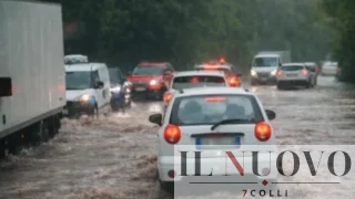 Roma si allaga dopo la pioggia, traffico in crisi: semafori in tilt tra Eur, Ostiense e Testaccio