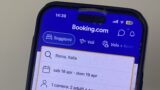 Booking sotto attacco hacker: dati rubati e truffe su WhatsApp, allarme tra i clienti