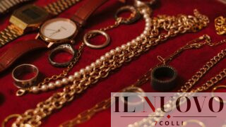 Roma, maxi furto da 700 mila euro in un appartamento a Monti: rubati gioielli e 10 Rolex