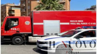Roma, si apre un’altra voragine: chiusa via dei Colli Portuensi, auto ci cade dentro