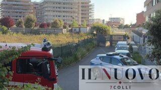 Roma, precipita dal 5° piano ma finisce su un tendone: 17enne in codice rosso