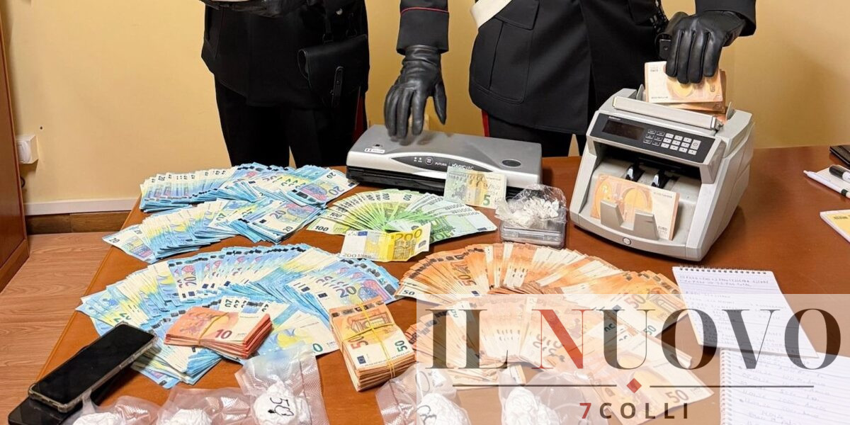 Arresto per 270 g di cocaina e oltre 40000 euro in contanti