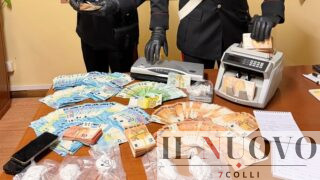 Roma, droga e 40mila euro nascosti in casa: scoperto “market” della cocaina a Casal del Marmo