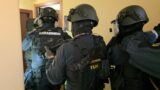 Roma, nasconde la pistola sotto al materasso del figlioletto: arrestato 23enne (VIDEO)