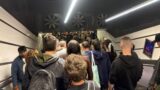 Roma, caos metro: chiusa stazione metro Re di Roma per black out, passeggeri accalcati a Termini (FOTO)
