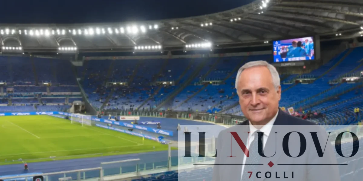 Roma, sullo sfondo la curva vuota durante il derby, in primo piano il presidente Lotito