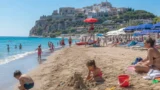 Vacanze al mare con i figli nel Lazio: le 10 spiagge promosse dai pediatri