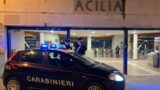 Ostia, rapina con “cavallo di ritorno”: “Dacci 100 euro e ti ridiamo telefono, chiavi e documenti”