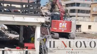 Ostia, il “mistero” del carro NBCR davanti al Village: paura tra i residenti per la presenza di amianto, la verità sul cantiere (FOTO)
