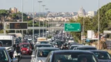 Ponte del 2 Giugno, Roma diventa una trappola: ecco come evitare le code tra Gra, Aurelia, Giro d’Italia e parata