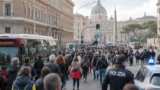 Roma, corteo da Repubblica a San Giovanni con 10mila persone: sabato bus deviati e Metro A ferma