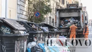 Roma, mezzi Ama stracolmi di rifiuti e raccolta in affanno durante gli Internazionali, Santori (Lega): “Inaccettabile”
