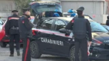 Roma, maxi blitz a Tor Bella Monaca, sequestrati droga, katana e attività chiuse: 9 arresti