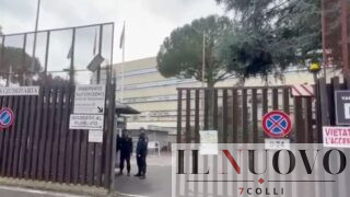 Visti facili a cittadini russi in cambio di (tanti) soldi: arrestati a Roma ex diplomatico e una funzionaria (VIDEO)