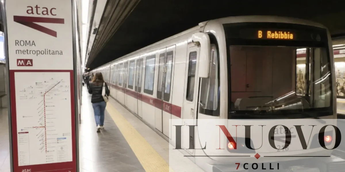Roma, un treno Atac nella stazione della metro