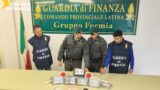 Formia, fermata con 17 chili di cocaina nascosti nel doppiofondo dell’auto: il carico valeva oltre 2 milioni di euro