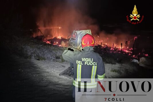 incendio chioschi Sabaudia