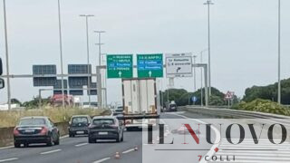 Roma, ancora un incidente su GRA: scontro auto-moto, morto centauro
