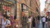 Roma prepara i saldi estivi, 6 settimane di sconti, ma con regole precise: ecco quando partiranno