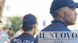 Roma, si presenta a casa con un falso tesserino da ufficiale giudiziario: “Dobbiamo controllare i suoi gioielli”, arrestata truffatrice
