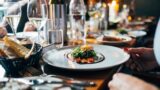 Anzio, 11 lavoratori in nero pagati in contanti nel ristorante: chiesta la chiusura