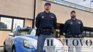 Roma, tenta il suicidio sul divano di casa: salvato in extremis da due “angeli” in divisa