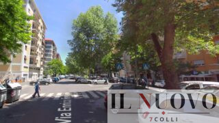Roma, torna a casa e trova tre ladri nell’appartamento: spinto giù dalle scale, poi la fuga fino a Frascati