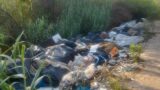 Ardea, litorale trasformato in discarica: rifiuti, eternit e roghi tossici alle Salzare (FOTO)