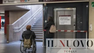Roma, disabili ‘ostaggio’ della metro: la Lega attacca Atac e il Campidoglio sugli “Ascensori fuori servizio”